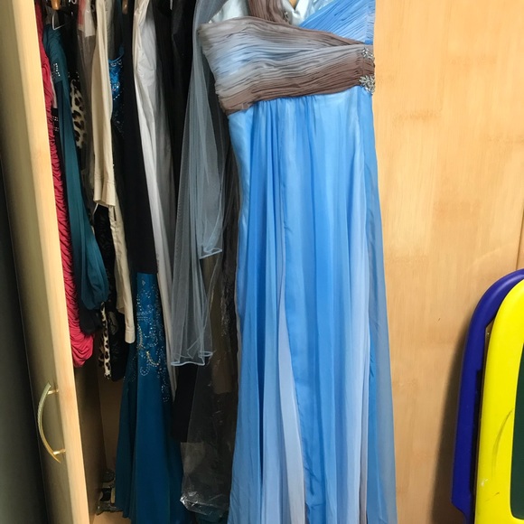 Allure gown - Picture 3 of 4